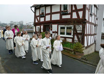 Feier der 1. Heiligen Kommunion in Sankt Crescentius (Foto: Karl-Franz Thiede)